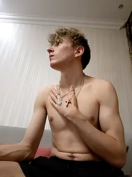 Snapshot of And25bn chatting on 11/01/25, 11:18 And25bn online show from 11/01/25, 11:18