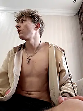 Snapshot of And25bn chatting on 11/02/25, 01:57 And25bn online show from 11/02/25, 01:57