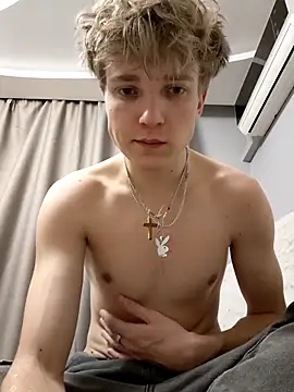 Snapshot of And25bn chatting on 11/15/25, 12:23 And25bn online show from 11/15/25, 12:23