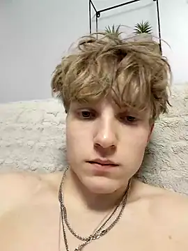 Snapshot of And25bn chatting on 11/22/25, 05:56 And25bn online show from 11/22/25, 05:56