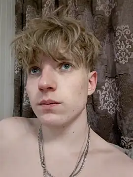 Snapshot of And25bn chatting on 11/29/25, 10:46 And25bn online show from 11/29/25, 10:46