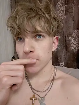 Snapshot of And25bn chatting on 11/30/25, 10:52 And25bn online show from 11/30/25, 10:52