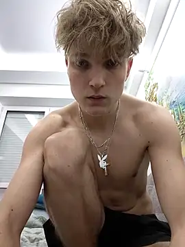 Snapshot of And25bn chatting on 12/15/25, 11:31 And25bn online show from 12/15/25, 11:31