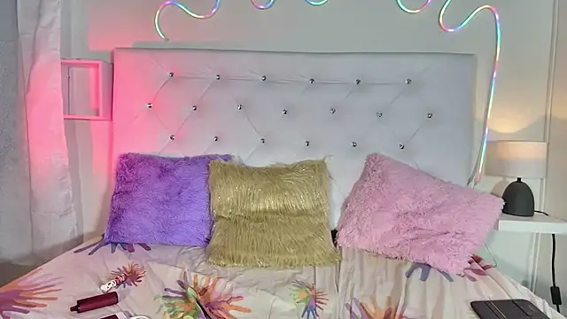 ariana smiith online show from 02/28/25, 10:50