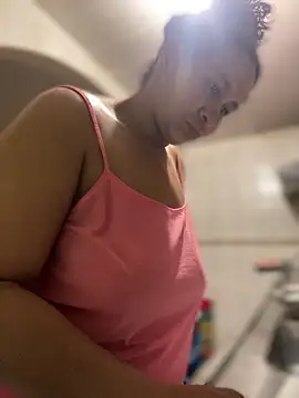 Carola-Ross online show from 12/15/25, 04:55