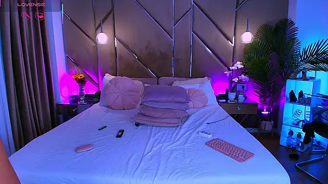 Lellie   online show from 02/25/26, 06:06