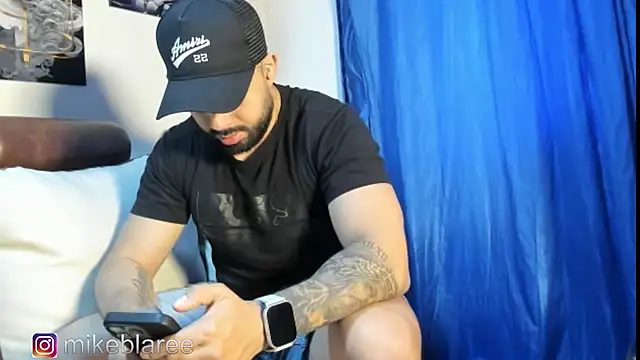 Snapshot of mikeblaree chatting on 12/03/25, 02:48 mikeblaree online show from 12/03/25, 02:48