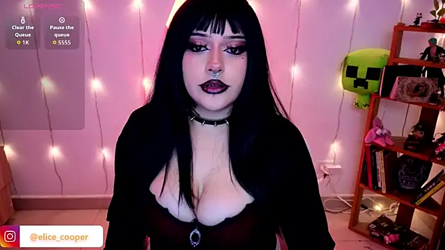 Snapshot of Elice_cooper_ chatting on 08/06/26, 10:17 Elice cooper online show from 08/06/26, 10:17