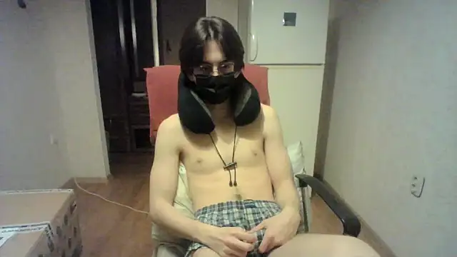 that handsome boy online show from 02/19/25, 09:47