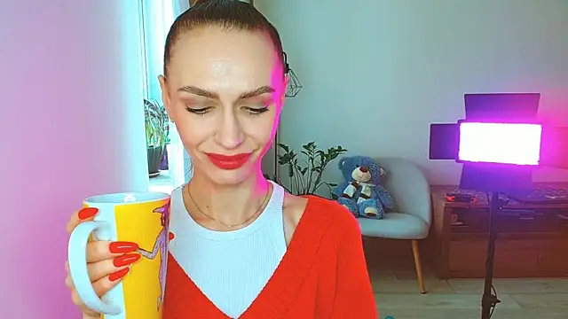 Lady Sunshine  online show from 02/13/26, 08:10