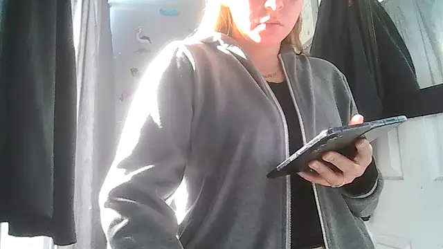 Snapshot of ShysluutGia chatting on 02/22/26, 05:00 ShysluutGia online show from 02/22/26, 05:00