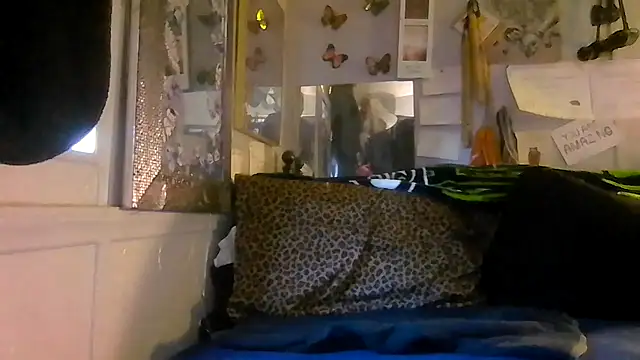 Snapshot of ShysluutGia chatting on 02/25/26, 02:59 ShysluutGia online show from 02/25/26, 02:59