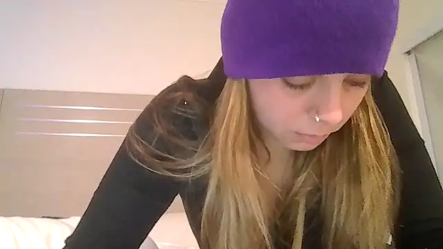 ShysluutGia online show from 04/28/26, 05:12