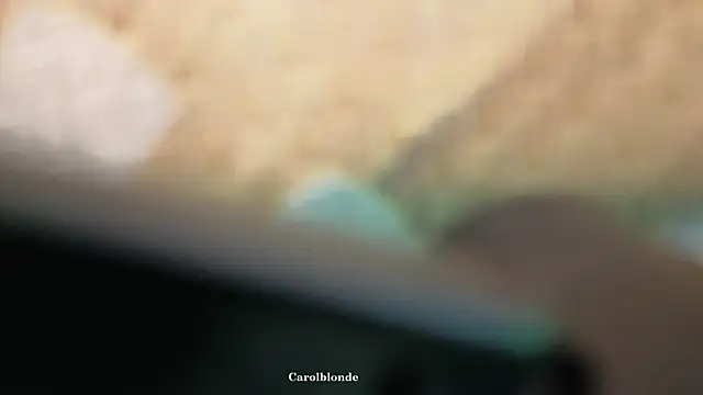 Snapshot of Carolblonde chatting on 04/18/26, 04:38 Carolblonde online show from 04/18/26, 04:38