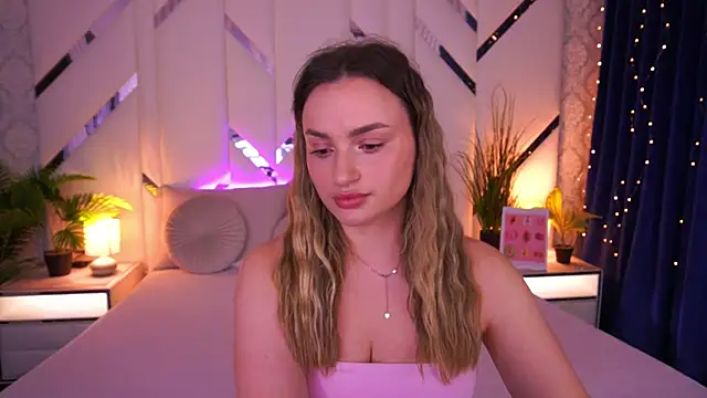 LindsieGreyy online show from 02/12/26, 09:04