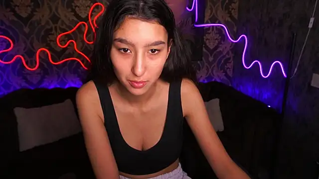 Snapshot of CharmMocco chatting on 02/14/25, 10:28 CharmMocco online show from 02/14/25, 10:28