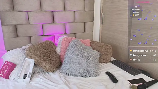 DANIELA CADAVID  online show from 02/03/26, 02:53