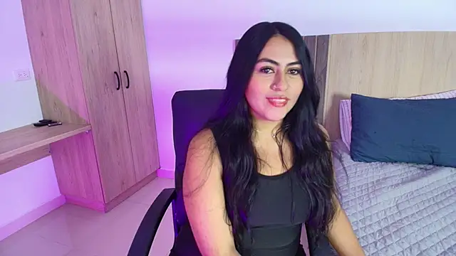 Snapshot of Mia_cm chatting on 03/12/25, 07:59 Mia cm online show from 03/12/25, 07:59