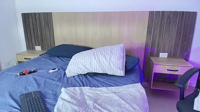 Snapshot of Mia_cm chatting on 03/17/25, 05:01 Mia cm online show from 03/17/25, 05:01