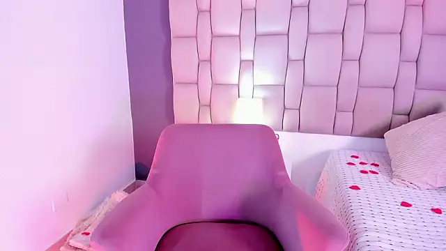 Snapshot of Mia_cm chatting on 02/16/26, 08:05 Mia cm online show from 02/16/26, 08:05