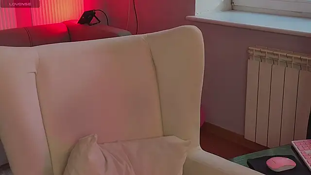 Snapshot of JoYung chatting on 09/30/25, 04:17 JoYung online show from 09/30/25, 04:17