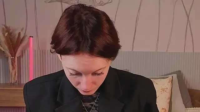 Snapshot of JoYung chatting on 10/13/25, 05:07 JoYung online show from 10/13/25, 05:07