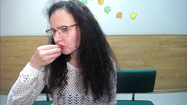 Snapshot of Miroslava_Happi chatting on 09/29/25, 06:29 Miroslava Happi online show from 09/29/25, 06:29