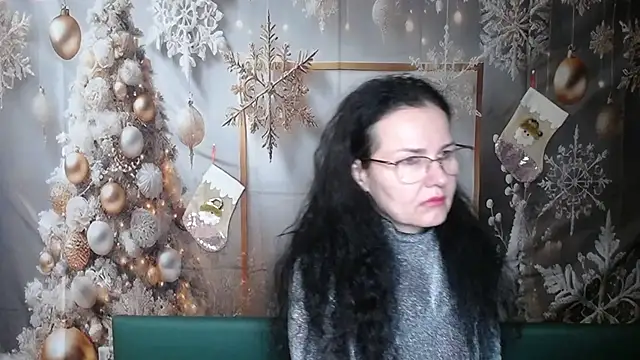 Snapshot of Miroslava_Happi chatting on 12/15/25, 06:17 Miroslava Happi online show from 12/15/25, 06:17