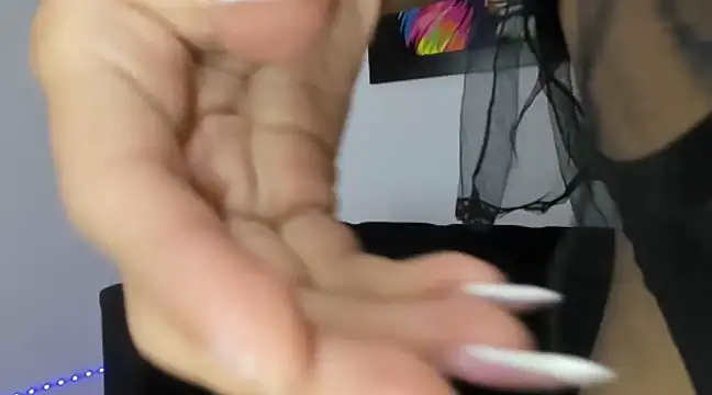 Snapshot of danna_alvarez chatting on 02/07/25, 10:41 danna alvarez online show from 02/07/25, 10:41