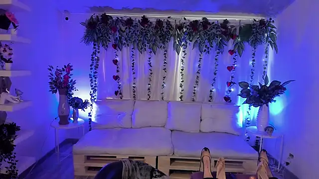 anuvyz miller  online show from 09/12/25, 08:20