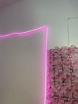 Lynda Bonnie online show from 04/18/26, 05:50