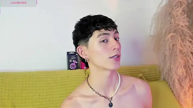 MaikyCooper online show from 10/02/25, 08:49