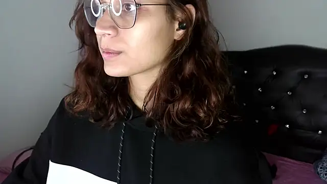 Snapshot of Auroraa_soul chatting on 11/14/25, 09:57 Auroraa soul online show from 11/14/25, 09:57