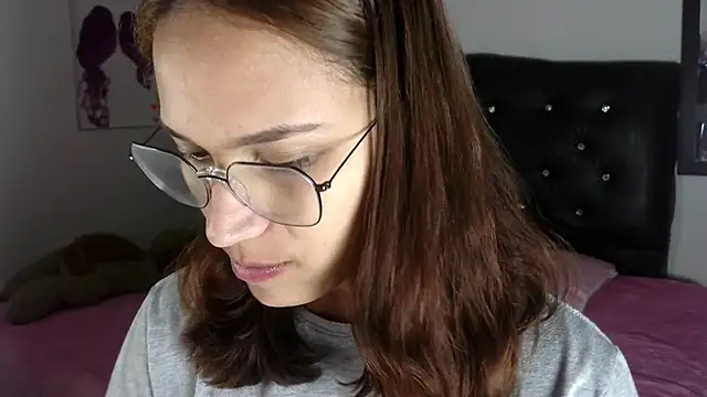 Snapshot of Auroraa_soul chatting on 11/21/25, 08:18 Auroraa soul online show from 11/21/25, 08:18