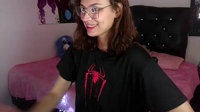 Snapshot of Auroraa_soul chatting on 11/25/25, 07:47 Auroraa soul online show from 11/25/25, 07:47