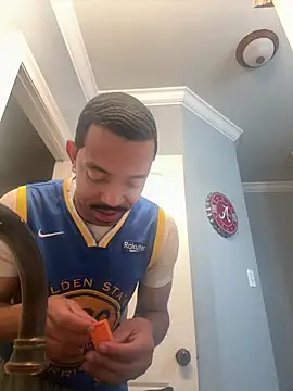 Snapshot of SIXKING7410 chatting on 02/26/26, 05:28 SIXKING7410 online show from 02/26/26, 05:28