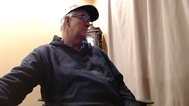 Snapshot of olderandwiser2 chatting on 02/20/25, 02:51 olderandwiser2 online show from 02/20/25, 02:51