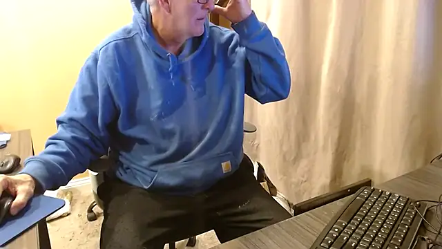 Snapshot of olderandwiser2 chatting on 03/03/25, 02:37 olderandwiser2 online show from 03/03/25, 02:37