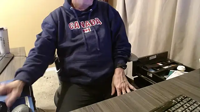 Snapshot of olderandwiser2 chatting on 12/15/25, 05:34 olderandwiser2 online show from 12/15/25, 05:34