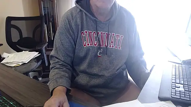 olderandwiser2 online show from 03/19/26, 07:18