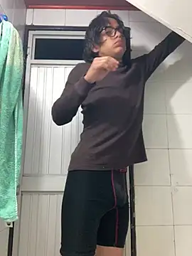 Snapshot of shadowsofgarden chatting on 02/17/25, 03:47 shadowsofgarden online show from 02/17/25, 03:47