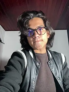 Snapshot of shadowsofgarden chatting on 02/27/25, 03:58 shadowsofgarden online show from 02/27/25, 03:58