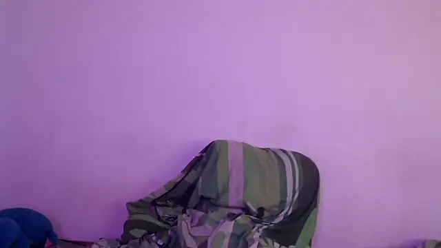 Snapshot of Majo_BigTits chatting on 09/14/25, 08:30 Majo BigTits online show from 09/14/25, 08:30