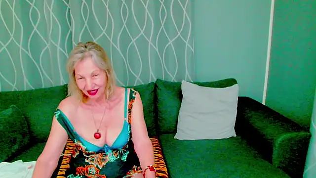 Snapshot of adeleadison chatting on 09/12/25, 03:06 adeleadison online show from 09/12/25, 03:06