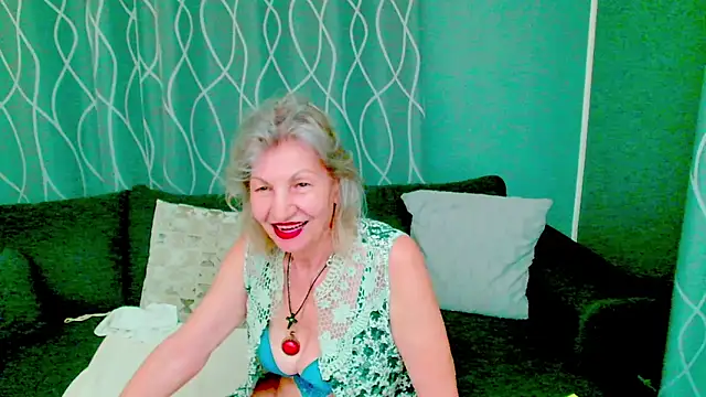 Snapshot of adeleadison chatting on 10/11/25, 04:01 adeleadison online show from 10/11/25, 04:01