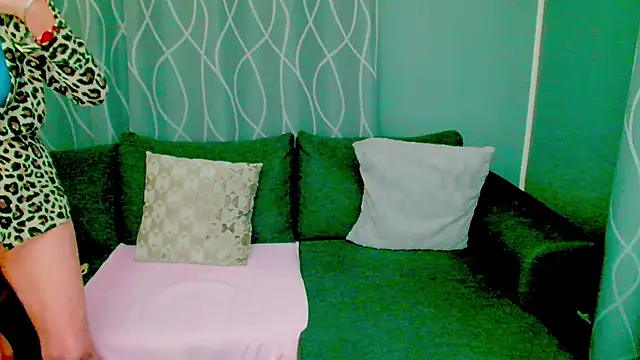 adeleadison online show from 10/28/25, 08:00