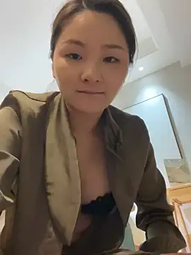 Mia-77 online show from 02/21/25, 01:33