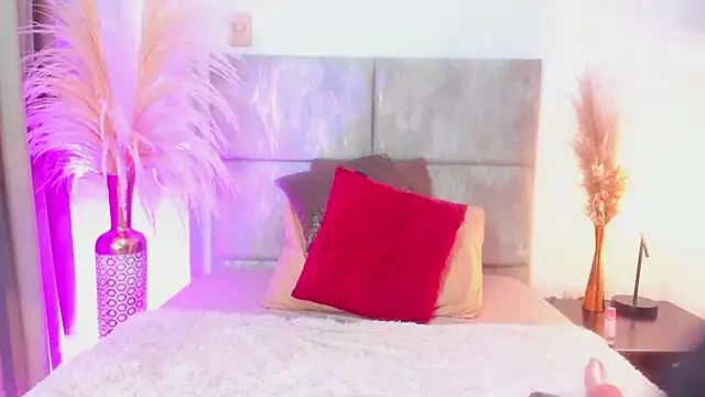 MiaHertz online show from 03/12/25, 03:24