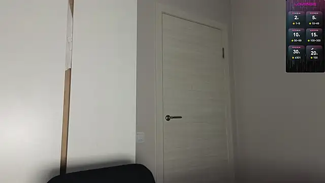 Snapshot of Sakura_Moore chatting on 11/15/25, 02:57 Sakura Moore online show from 11/15/25, 02:57