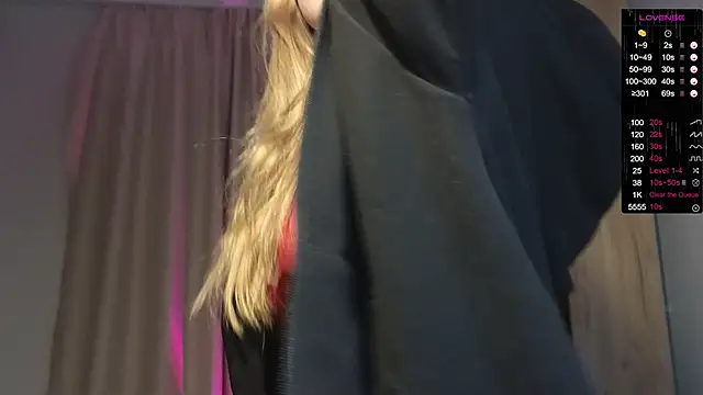 Sakura Moore online show from 12/15/25, 01:26